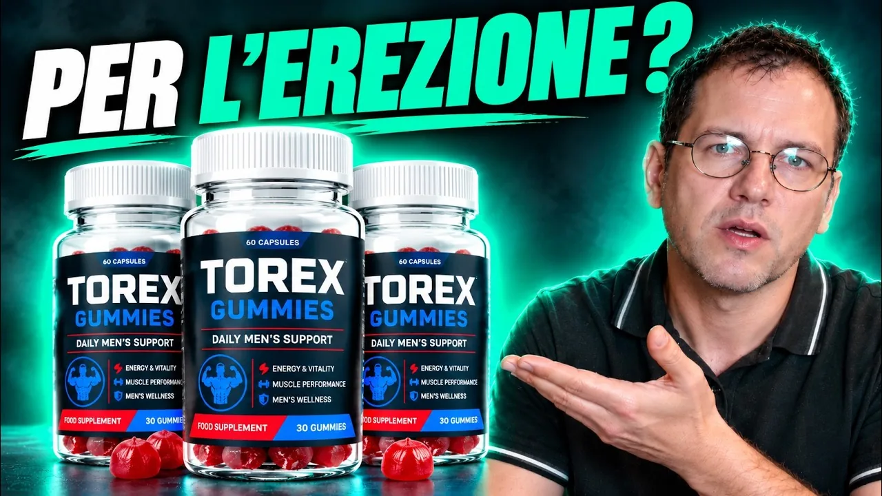 Torex Gummies recensione in video: il presentatore accanto a tre barattoli di Torex Gummies e ad alcune caramelle rosse