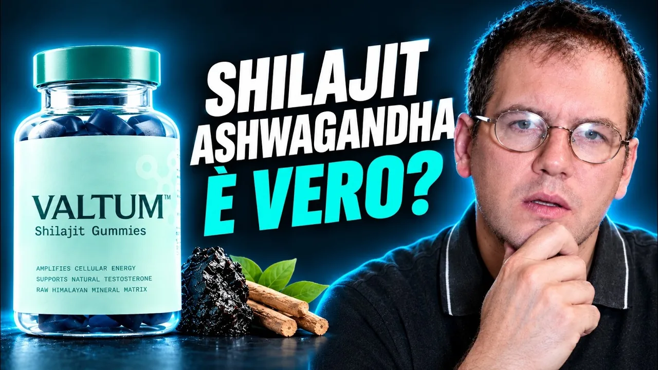 Valtum recensione in video: il presentatore accanto a un flacone di Valtum, a un pezzo di shilajit e a radici di ashwagandha